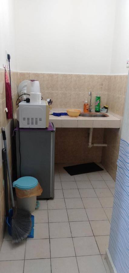 Dtimur Homestay コタバル エクステリア 写真