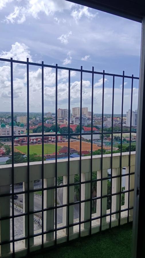 Dtimur Homestay コタバル エクステリア 写真